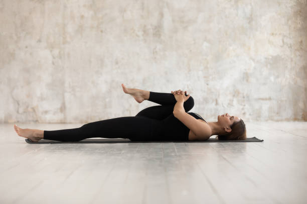 Shanti-Som Wellbeing Retreat knee to chest stretch