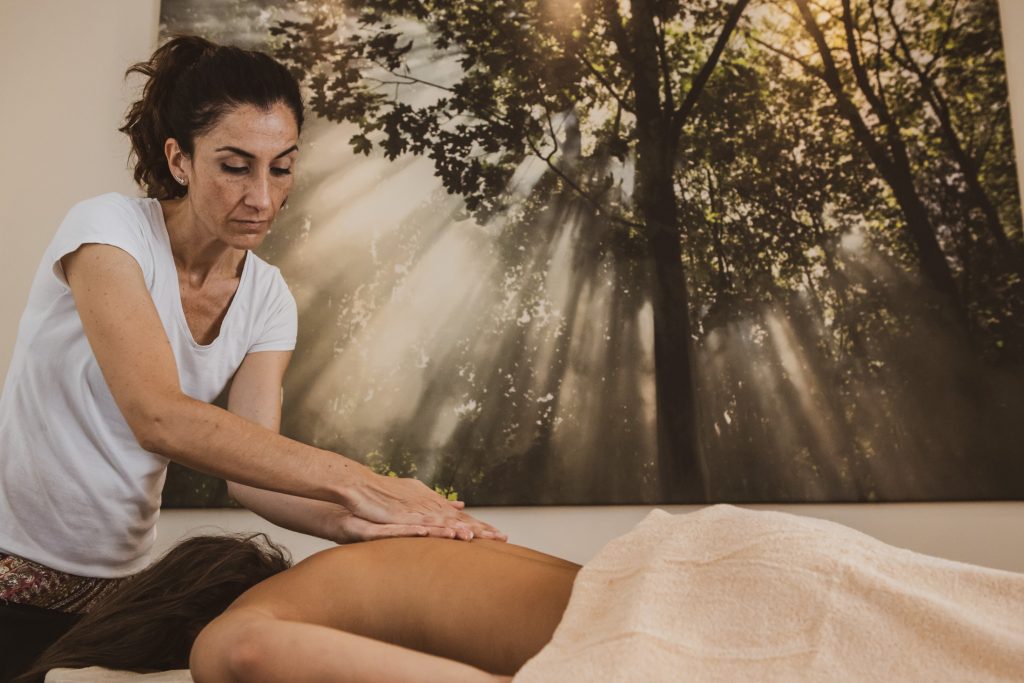 Shanti-Som Wellbeing Retreat marbella massage treatment